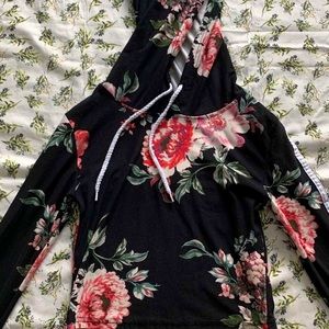 Soft floral print cropped hoodie